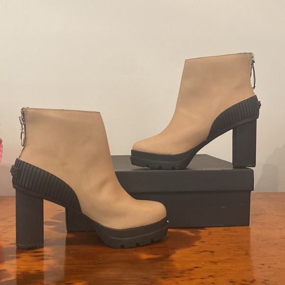 Sorel Dacie waterproof leather zip up tan black size 9.5 heeled NWT NIB - Picture 3 of 16